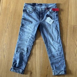 New jeans gray with tags on